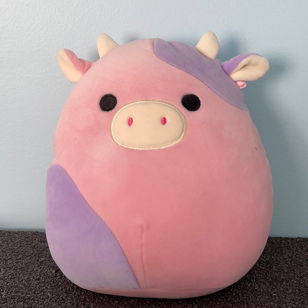 squishmallow- patty the cow